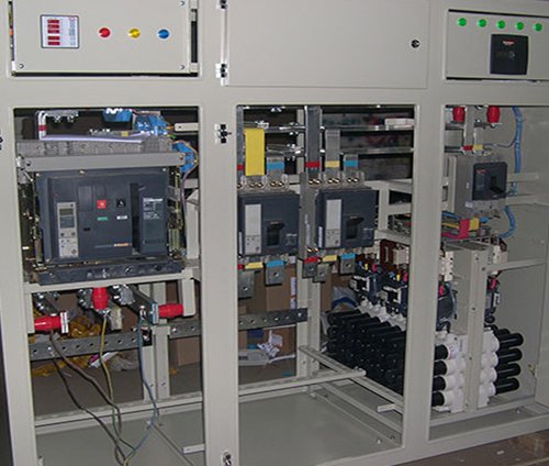 2 Panel de corrección automática del factor de potencia