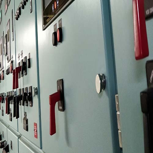 Appareillage électrique de commutation marine pour navires
