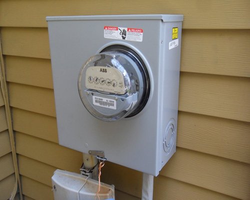 Caja del medidor eléctrico de la casa