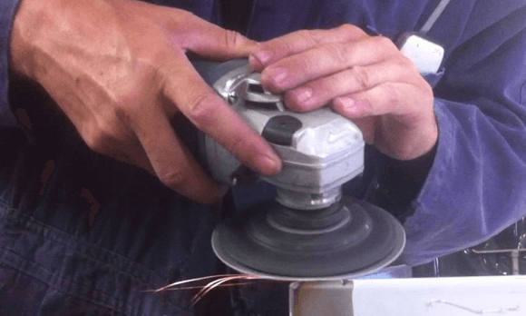 Memoles baja tahan karat