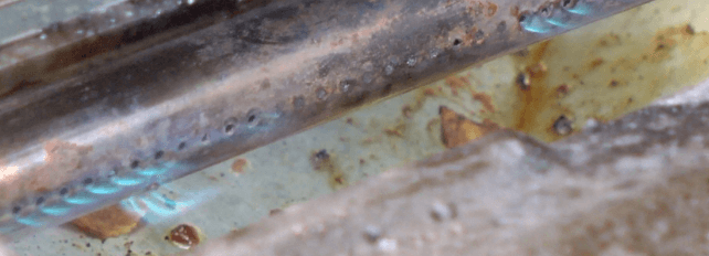 Pembakar BBQ berkarat