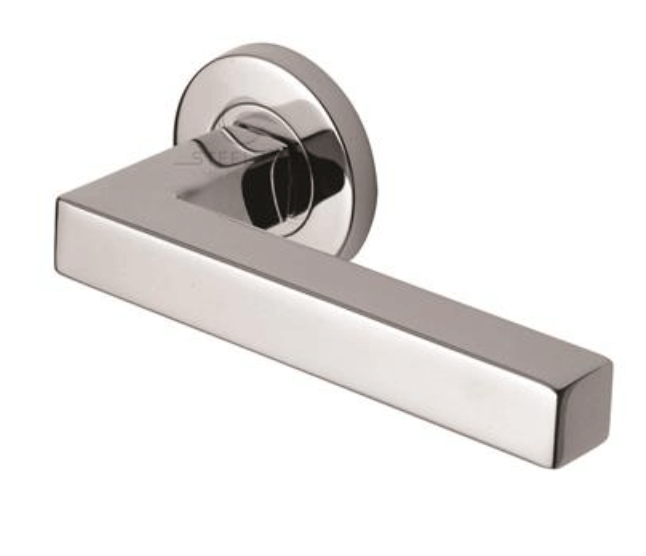 Pegangan dengan ujung yang tajam