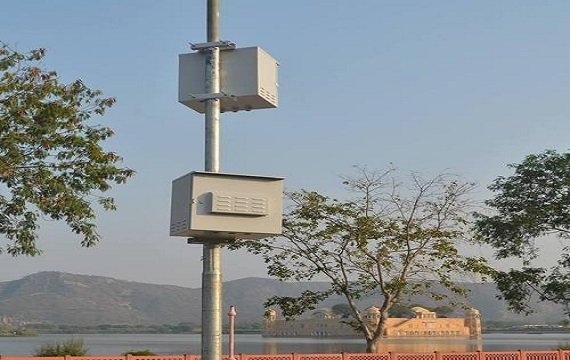 Características del gabinete para montaje en poste para exteriores